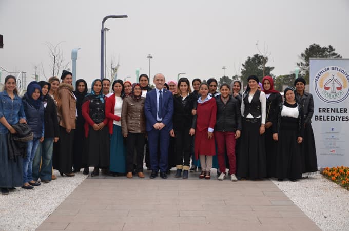 Öztürk, TYP kadınlarını kutladı
