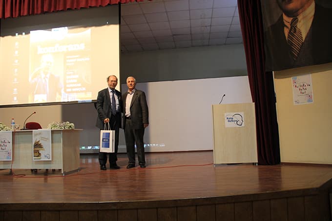 'Çağrısı, Çağını Kuracak Bir Gençlik' Konferansı
