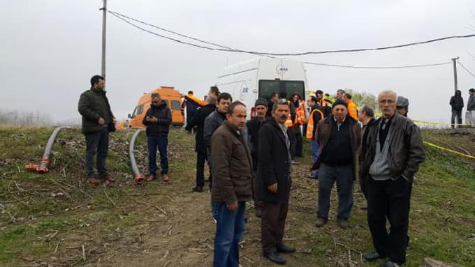 Kendini köprüden aşağı bıraktı!