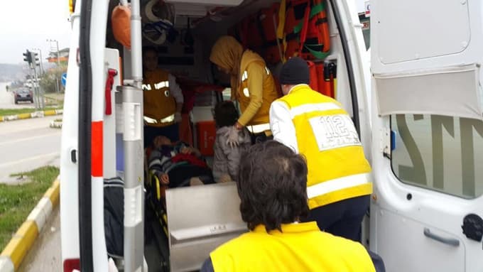 Akyazı'da trafik kazası: 3 yaralı 