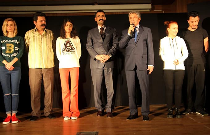 'Çetin Ceviz' tiyatro oyunu Orhangazi'de oynandı