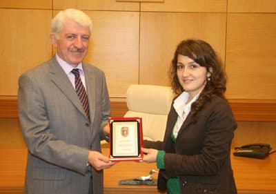 "Eğitilmiş Toplum Aydınlık Gelecek Demektir"