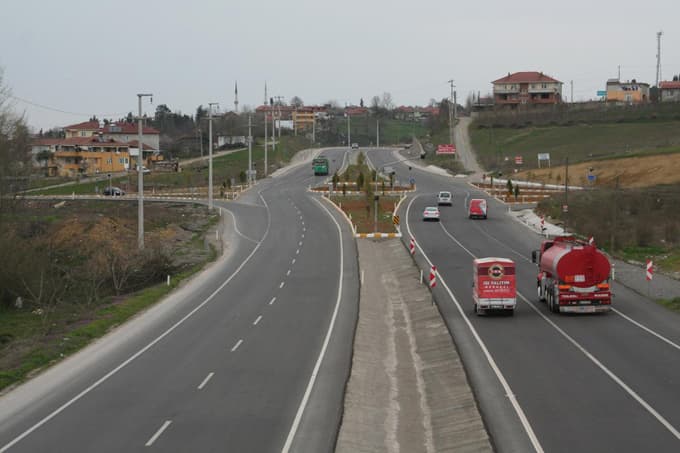 Ferizli'de kavşaklara ışıklı sistem kurulacak