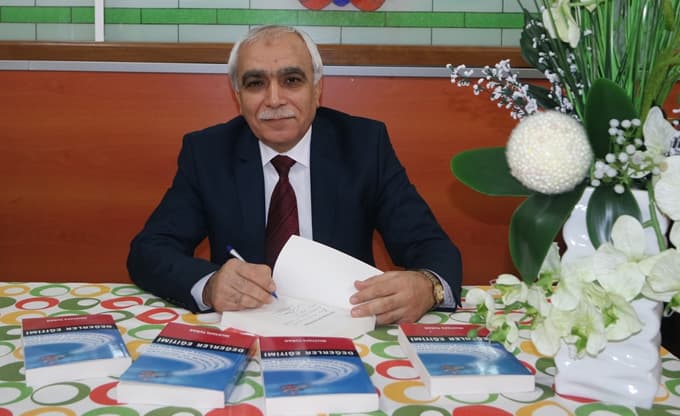 Mustafa Turan, 100. Yıl Çanakkale konferanslarına başladı
