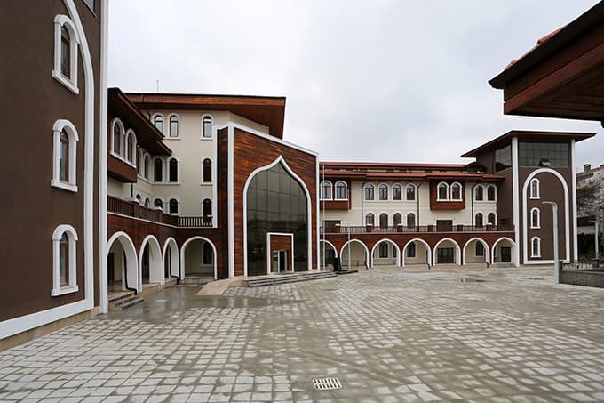 İmam Hatip Ortaokulunun devri yapıldı