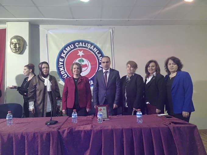 Taşdeviren bayanlarla panelde