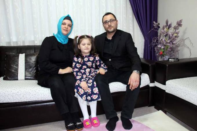 Görme engelli Ecrin okuduğu şiirle herkesi duygulandırdı