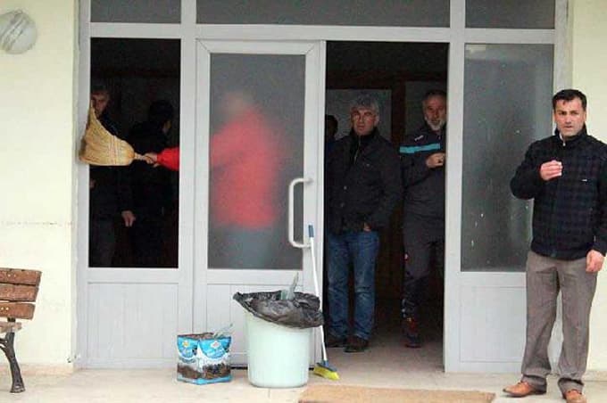 Sakaryasporlu taraftarlar Rüstemler Tesisleri'ni bastı!