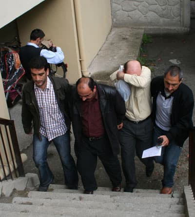Güvenliğini Sağladığı İş Yerini Soydu