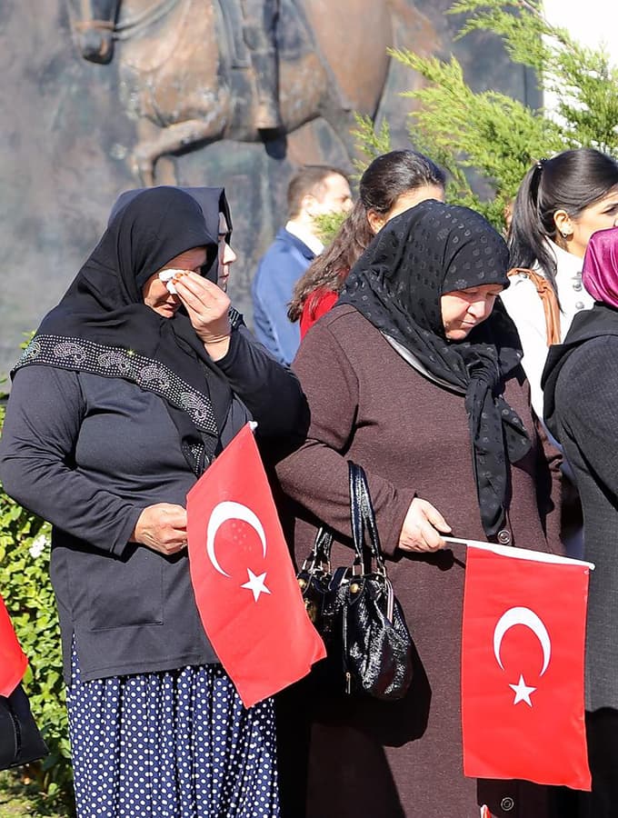 Çanakkale şehitlerini anma programında duygusal anlar...