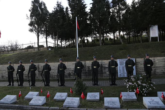 Çanakkale şehitlerini anma programında duygusal anlar...