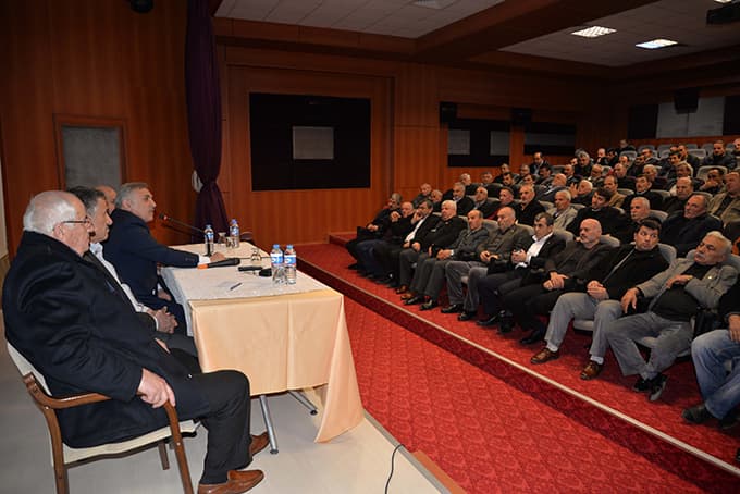 Muhtarlar Hendek Gençlik Merkezi'nde buluştu