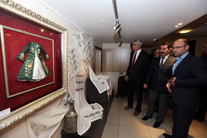 El sanatları AKM'de sergileniyor