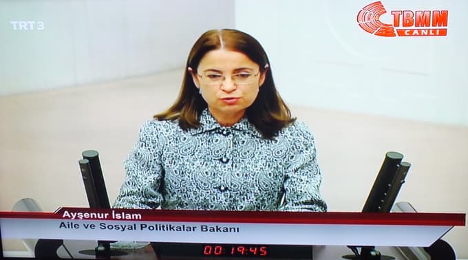 Bakan İslam gensoruya karşılık kendini savundu