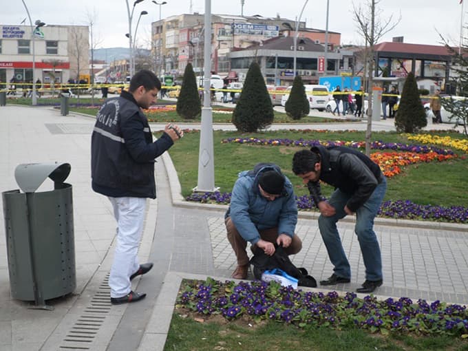 Kent Meydanı'nda şüpheli çanta paniği!