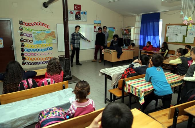 'Topluma Hizmet Projesi' ile İngilizce öğreniyorlar