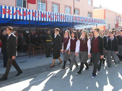Karapürçek'de de Bayram Törenlerle Kutlandı