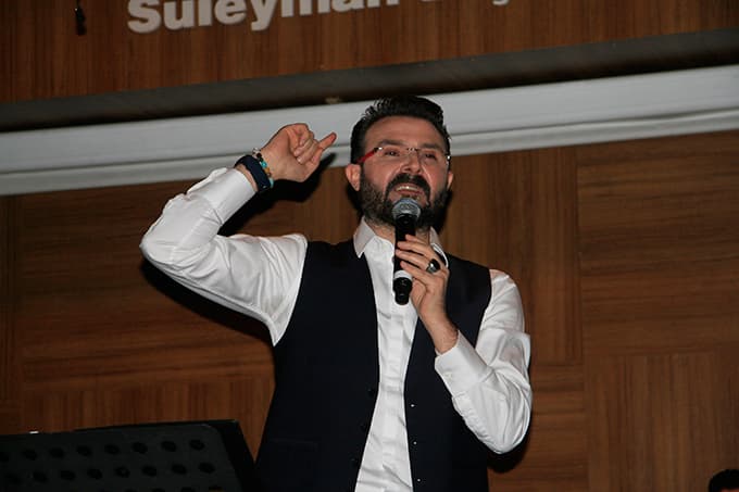 Bedirhan Gökçe duygulu anlar yaşattı