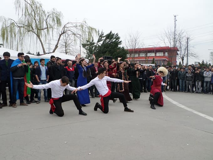Nevruz ateşini Rektör Elmas yaktı