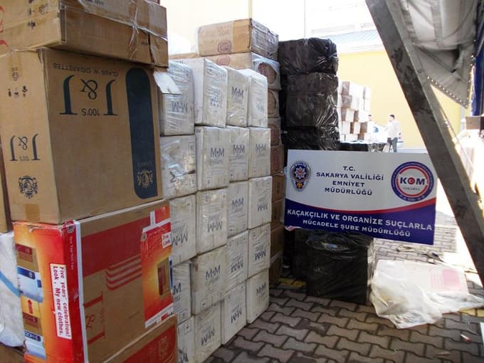 Sakarya'da kaçak sigara operasyonu 