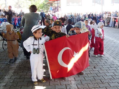 "Cumhuriyetimizin 85. Yılının Mutluluğu İçindeyiz"