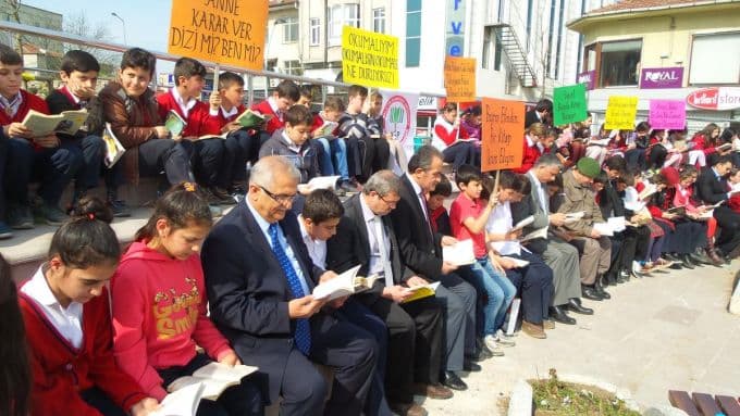 Öğrencilerden anlamlı hareket