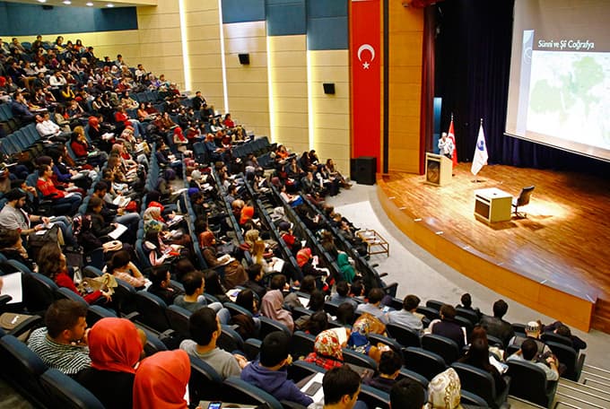 'Mezhepler Anlaşılmadan Ortadoğu Anlaşılamaz'