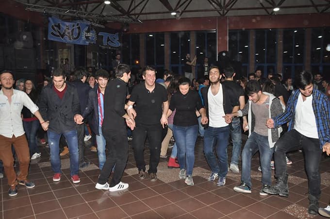 Karadenizli öğreciler horon oynayıp eğlendiler