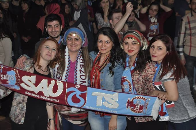 Karadenizli öğreciler horon oynayıp eğlendiler