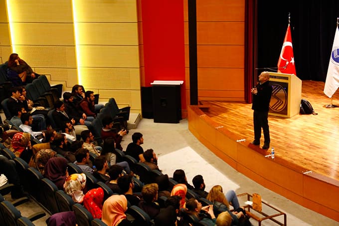 Erim Hısım 'Tersten bakın düşünerek karar verin'