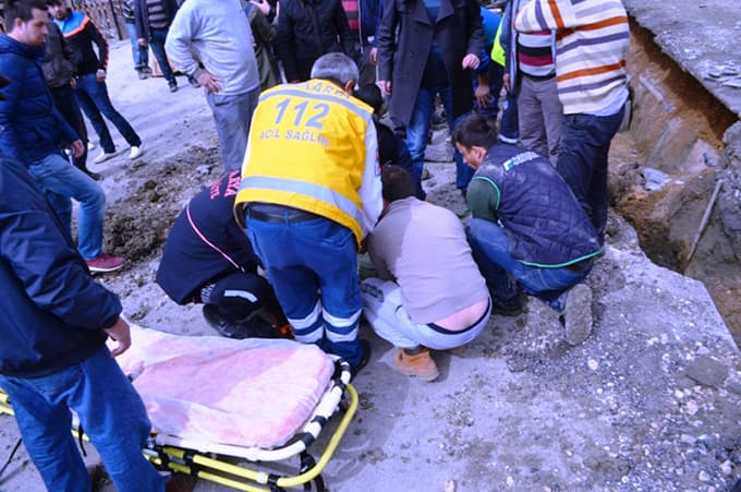 Taraklı ilçesinde işçiler göçük altında kaldı!