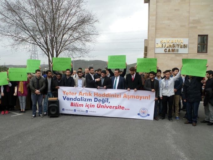 ODTÜ'de yaşanan olaylar, SAÜ'de protesto edildi