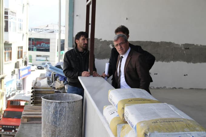 Akcan, Akyazı Amatör Kulüpler Lokali inşaatını inceledi 