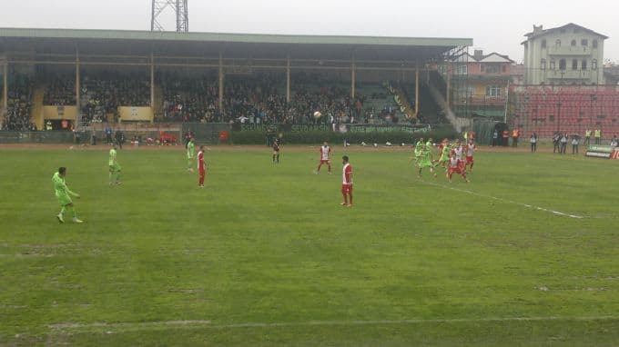 Sakaryaspor, kendisini ateşe attı: 0-1