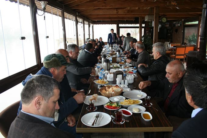 'Bizler parti ayrımı yapmıyoruz'