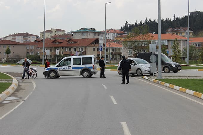 Erenler'de bomba yüklü otomobil ele geçirildi