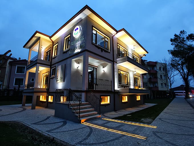 Faik Baysal ve Kitap Kafe açılıyor