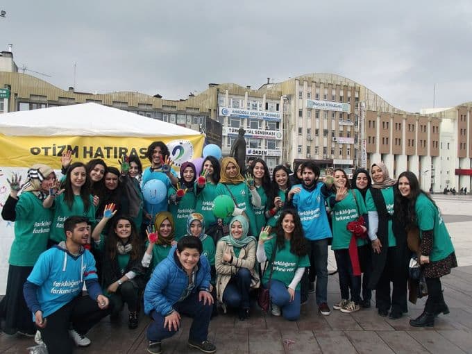 "Otizm bir hastalık değil farklılık"