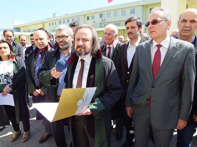 Sakarya Barosu'ndan Adliye önünde protesto