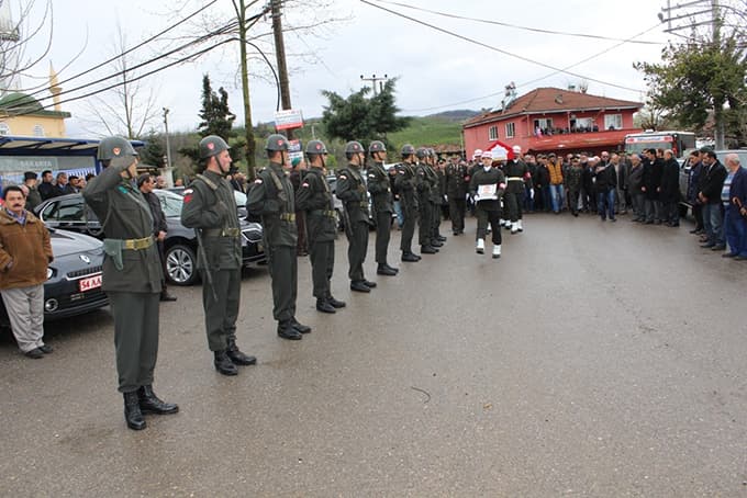 Tedavi gören asker hastanede hayatını kaybetti!