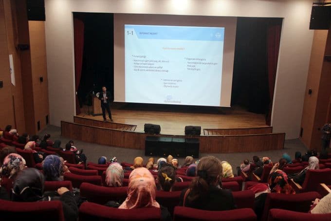 "Sosyal medyayı çok seven bir toplumuz"