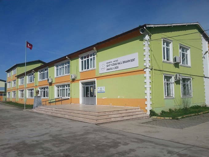 Akyazı'daki okulda hırsızlık