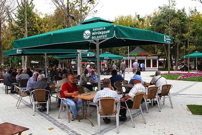Şemsiyeli Park'a bahar geldi