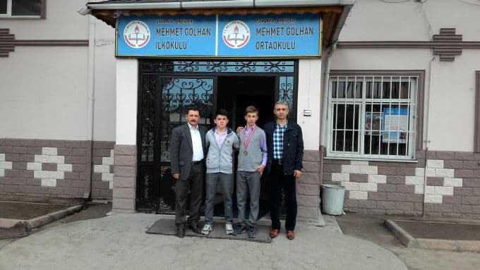Güreşte il birincisi bu okuldan çıktı