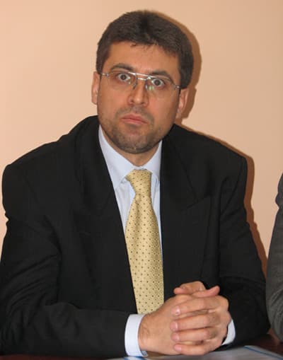 Bakkallar, Kepenk Kapatmama Mücadelesi Veriyor