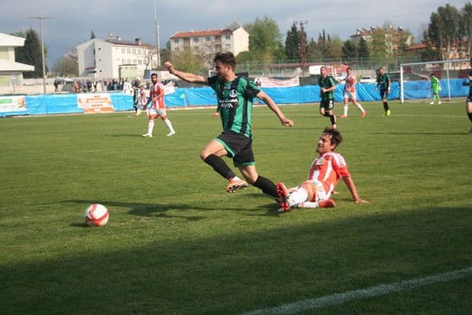 Sakaryaspor, deplasmanda kazanmasını bildi
