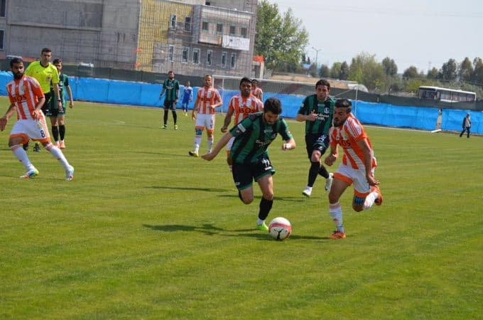 Sakaryaspor, deplasmanda kazanmasını bildi