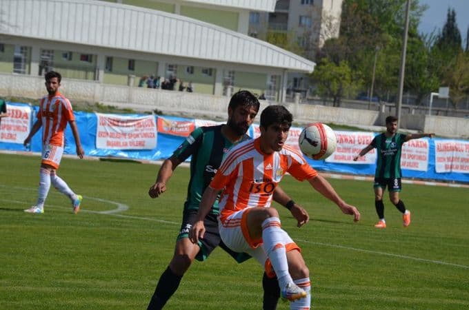 Sakaryaspor, deplasmanda kazanmasını bildi