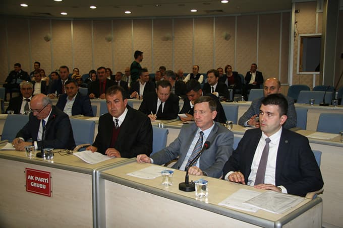 'Milletvekilinden aşağı bir yanımız yok'