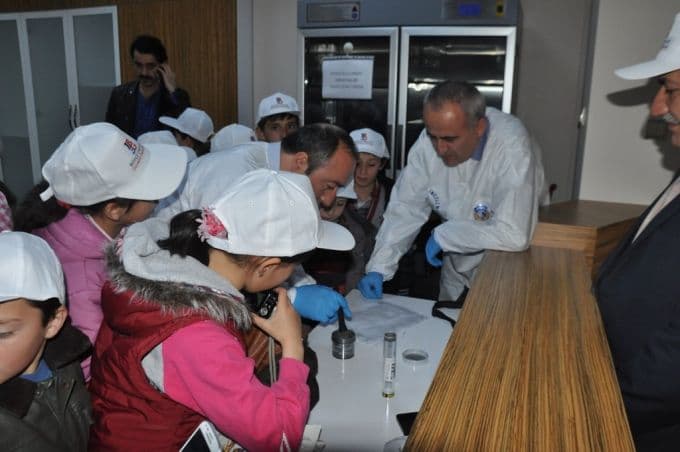 Minik öğrencilere polislik mesleği tanıtıldı